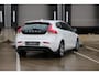 Volvo V40 T5 Inscription | Panorama dak | Elektrische stoel met memory | Schakel flippertjes | Parkeersensoren voor+achter | Achteruitrij camera | Bluetooth
