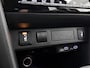 Toyota Yaris Cross 1.5 Hybrid 130 Executive | BTW voertuig | Dodehoek detectie | Stoel+stuurverwarming | Parkeersensoren voor+achter | Elektrische achterklep | Draadloze telefoonlader | Apple CarPlay/Android auto |