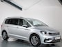 Volkswagen Touran 1.5 TSI Highline R-line 7-Persoons, Trekhaak, ACC, Stoel/Stuurverwarming, Keyless