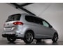 Volkswagen Touran 1.5 TSI Highline R-line 7-Persoons, Trekhaak, ACC, Stoel/Stuurverwarming, Keyless