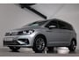 Volkswagen Touran 1.5 TSI Highline R-line 7-Persoons, Trekhaak, ACC, Stoel/Stuurverwarming, Keyless