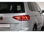 Volkswagen Touran 1.5 TSI Highline R-line 7-Persoons, Trekhaak, ACC, Stoel/Stuurverwarming, Keyless