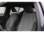Volvo XC40 2.0 B4 Plus Dark | Verwarmbare Voorruit | Achteruitrijcamera | Semi- Elektrische Trekhaak | Parkeersensoren | Dodehoekdetectie Met Correctie | Adaptieve Cruise Control | Verwarmbare Voorstoelen | Navigatiesysteem | Keyless Entry | Electronic Climate Control