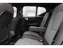 Volvo XC40 2.0 B4 Plus Dark | Verwarmbare Voorruit | Achteruitrijcamera | Semi- Elektrische Trekhaak | Parkeersensoren | Dodehoekdetectie Met Correctie | Adaptieve Cruise Control | Verwarmbare Voorstoelen | Navigatiesysteem | Keyless Entry | Electronic Climate Control