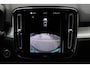 Volvo XC40 2.0 B4 Plus Dark | Verwarmbare Voorruit | Achteruitrijcamera | Semi- Elektrische Trekhaak | Parkeersensoren | Dodehoekdetectie Met Correctie | Adaptieve Cruise Control | Verwarmbare Voorstoelen | Navigatiesysteem | Keyless Entry | Electronic Climate Control