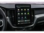 Volvo XC60 2.0 T8 Plug-in hybrid AWD Black Edition | PHEV | Panoramadak | Achteruitrijcamera | Harman Kardon Audio | Lichtmetalen Velgen 21 inch | Sportstoelen | Keyless Entry | Stuur- / Stoelverwarming | Keyless | Navigatie | Apple Carplay | Android Auto