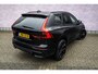 Volvo XC60 2.0 T8 Plug-in hybrid AWD Plus Black Edition | Facelift | Panoramadak | Achteruitrijcamera | Harman Kardon Audio | Lichtmetalen Velgen 21 inch | Sportstoelen | Keyless Entry | Stuur- / Stoelverwarming | Keyless | Navigatie | Apple Carplay | Android Auto