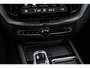 Volvo XC60 2.0 T8 Plug-in hybrid AWD Black Edition | PHEV | Panoramadak | Achteruitrijcamera | Harman Kardon Audio | Lichtmetalen Velgen 21 inch | Sportstoelen | Keyless Entry | Stuur- / Stoelverwarming | Keyless | Navigatie | Apple Carplay | Android Auto