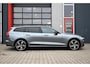 Volvo V60 2.0 T6 Recharge AWD R-Design | Pano | Leder | Led | Memory | ACC | Trekhaak | Stoel & Stuurwielverwarming | Adaptive Cruise | Harmon Kardon | Keyless | Camera | Dodehoek |