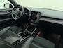 Volvo XC40 P8 408pk AWD R-Design / Harman&Kardon Audio / Warmtepomp / Getint glas / Adapt. Cruise / BLIS / PDC + Camera / DAB / Stoel + Stuurw. verwarming / Mistlampen / 19'' / Keyless / Elektr. Achterklep /