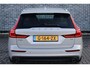 Volvo V60 2.0 T4 Momentum Pro | Adaptieve Cruise Control | Standkachel | Trekhaak | Stoel- en stuurverwarming | Actieve LED koplampen | Lederen bekleding | Achterbankverwarming | Dode hoek detectie BLIS |