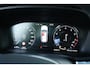Volvo V60 2.0 T4 Momentum Pro | Adaptieve Cruise Control | Standkachel | Trekhaak | Stoel- en stuurverwarming | Actieve LED koplampen | Lederen bekleding | Achterbankverwarming | Dode hoek detectie BLIS |