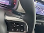 Fiat 600 1.2 Hybrid La Prima 136 pk vol opties Achteruitrijcamera - Apple carplay - Airco - Cruise control - Navigatiesysteem - Parkeersensoren voor en achter - Voorstoelen verwarmbaar - Voorstoelen met massagefunctie - Draadloze telefoon Bluetooth - Dodehoek detector - Extra getint glas achter - Keyless entry en start - Led verlichting - Licht metalen velgen 18 inch - Stuur multifunctioneel - Regensensor