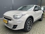 Fiat 600 1.2 Hybrid La Prima 136 pk vol opties Achteruitrijcamera - Apple carplay - Airco - Cruise control - Navigatiesysteem - Parkeersensoren voor en achter - Voorstoelen verwarmbaar - Voorstoelen met massagefunctie - Draadloze telefoon Bluetooth - Dodehoek detector - Extra getint glas achter - Keyless entry en start - Led verlichting - Licht metalen velgen 18 inch - Stuur multifunctioneel - Regensensor