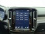 Volvo XC40 T4 211pk Recharge R-Design / Panoramadak / Trekhaak / 19'' + All Season / Keyless / Nubuck / Keyless / Stoel + Stuurw. Verwarming / PDC + Camera / DAB /