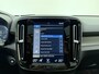 Volvo XC40 T4 211pk Recharge R-Design / Panoramadak / Trekhaak / 19'' + All Season / Keyless / Nubuck / Keyless / Stoel + Stuurw. Verwarming / PDC + Camera / DAB /