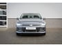 Volkswagen Golf Life Edition eHybrid | 'App-Connect' draadloze smartphone integratie | Achterbank in ongelijke delen neerklapbaar incl. middenarmsteun en doorlaadmogelijkheid | Afstandscontrolesysteem (Front Assist)