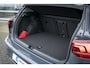Volkswagen Golf Life Edition eHybrid | 'App-Connect' draadloze smartphone integratie | Achterbank in ongelijke delen neerklapbaar incl. middenarmsteun en doorlaadmogelijkheid | Afstandscontrolesysteem (Front Assist)