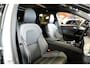 Volvo XC60 2.0 T8 AWD 335kW/456pk Aut8 MJ2026 Plug-in hybrid Ultra Black Edition HARMAN/KARDON + PANORAMADAK + BLIS + HEAD-UP + PILOT ASSIST + STOELVERWARMING V&A + ADAPT.CRUISE + GOOGLE DASH&SERVICES + STUURVERWARMING + 360 CAMERA + 21" LM-VELGEN!!