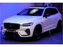 Volvo XC60 2.0 T8 AWD 335kW/456pk Aut8 MJ2026 Plug-in hybrid Ultra Black Edition HARMAN/KARDON + PANORAMADAK + BLIS + HEAD-UP + PILOT ASSIST + STOELVERWARMING V&A + ADAPT.CRUISE + GOOGLE DASH&SERVICES + STUURVERWARMING + 360 CAMERA + 21" LM-VELGEN!!