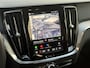 Volvo V60 B4 Automaat Essential Edition | 19" Lichtmetalen velgen | Lederen bekleding | Climate Pack | Driver Assist Pack | Trekhaak semi elektrisch inklapbaar | Extra getint glas achter | Dubbel geïntegreerde eindpijp | Bright exterieurdetails