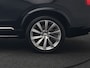 Volvo XC90 T8 Twin Engine AWD Inscription 7 Persoons Plug In Hybrid 394pk Dealer O.H. PHEV | Panodak | Adaptive Cruise | Luxe Lederen Sportstoelen Memory & Verwarmd | 360 Camera | Head Up | Harman Kardon | Apple Carplay | Blis | Virtual | Navigatie | 21"L.M |