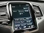 Volvo XC90 T8 Twin Engine AWD Inscription 7 Persoons Plug In Hybrid 394pk Dealer O.H. PHEV | Panodak | Adaptive Cruise | Luxe Lederen Sportstoelen Memory & Verwarmd | 360 Camera | Head Up | Harman Kardon | Apple Carplay | Blis | Virtual | Navigatie | 21"L.M |