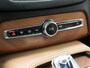 Volvo XC90 T8 Twin Engine AWD Inscription 7 Persoons PHEV 394pk Dealer O.H. | Panodak | Adaptive Cruise | Luxe Lederen Sportstoelen Memory & Verwarmd | 360 Camera | Head Up | Harman Kardon | Apple Carplay | Blis | Virtual | Navigatie | 21"L.M | Plug In Hybrid