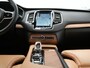Volvo XC90 T8 Twin Engine AWD Inscription 7 Persoons PHEV 394pk Dealer O.H. | Panodak | Adaptive Cruise | Luxe Lederen Sportstoelen Memory & Verwarmd | 360 Camera | Head Up | Harman Kardon | Apple Carplay | Blis | Virtual | Navigatie | 21"L.M | Plug In Hybrid