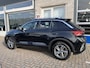 Volkswagen T-Roc 1.0 TSI R-Line / 2X R-LINE/ ACC/ APP-CONNECT/ PARK.SENSOREN V+A/ CAMERA/ STOELVERWARMING/ NAVI/ LANE-ASSIST/ IQ-LIGHT/ DIGITAL DASH/ RIJ-MODI/ CLIMA/ DAB/ ISOFIX/ 17'' LMV