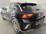 Volkswagen T-Roc 1.0 TSI R-Line / ACC/ APP-CONNECT/ PARK.SENSOREN V+A/ CAMERA/ STOELVERWARMING/ NAVI/ LANE-ASSIST/ IQ-LIGHT/ DIGITAL DASH/ RIJ-MODI/ CLIMA/ DAB/ ISOFIX/ 17'' LMV