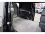 Volkswagen ID. Buzz Cargo 77 kWh SOH 96,56% | 204PK / 155kW, Wegklapbare trekhaak, LED Matrix (IQ.Lights), schuifdeuren links & rechts, multimedia pakket plus (navigatie, DAB+, draadloze telefoonlader), verwarmbaar multifunctioneel lederen stuurwiel, verwarmbare voorstoelen, verwarmbare voorruit, laadruimte met laadvloer, park assist, achterdeuren, 20" 'Solna' LMV, armleuningen, assistance pakket plus (achteruitrijcamera (rear view), parkeersensoren voor en achter (pdc)),, 2-zone climatronic, navigatie, alarm, spraakbediening etc.
