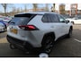 Toyota RAV4 2.5 HYBRID AWD EXECUTIVE TREKHAAK STUUR/STOEL/VOORRUITVERW.  EL-ACHTERKLEP DODEHOEK DETECTIE EL-STOELEN MET GEHEUGENFUNCTIE PARK-SENSOREN KEYLESS 1650KG-TREKGEWICHT
