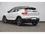 Volvo XC40 T5 262PK Automaat Recharge R-Design / BLIS / Stoel - en stuurwielverwarming / Leder met alcantara interieur / Parkeersensoren met 360 camera / Keyless entry / Elektrische stoelen met geheugen / Panoramadak / Harman kardon