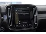Volvo XC40 T5 262PK Automaat Recharge R-Design / BLIS / Stoel - en stuurwielverwarming / Leder met alcantara interieur / Parkeersensoren met 360 camera / Keyless entry / Elektrische stoelen met geheugen / Panoramadak / Harman kardon