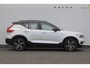 Volvo XC40 T5 262PK Automaat Recharge R-Design / BLIS / Stoel - en stuurwielverwarming / Leder met alcantara interieur / Parkeersensoren met 360 camera / Keyless entry / Elektrische stoelen met geheugen / Panoramadak / Harman kardon