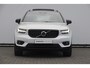 Volvo XC40 T5 262PK Automaat Recharge R-Design / BLIS / Stoel - en stuurwielverwarming / Leder met alcantara interieur / Parkeersensoren met 360 camera / Keyless entry / Elektrische stoelen met geheugen / Panoramadak / Harman kardon