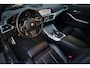BMW 3-Serie 320i M-Sport Head-Up Ambient HiFi 19” Leer Stoelverwarming Sensoren DAB