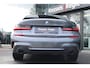 BMW 3-Serie 320i M-Sport Head-Up Ambient HiFi 19” Leer Stoelverwarming Sensoren DAB