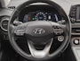 Hyundai Kona Electric EV Comfort 64 kWh Automaat / Accu SOH 95,80% / Dealer onderhouden / Trekhaak afneembaar / CCS snelladen / Warmtepomp / Actieradius 482 km / Navigatie via Apple Carplay of Android Auto / Adaptief cruise control /