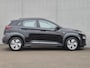 Hyundai Kona Electric EV Comfort 64 kWh Automaat / Accu SOH 95,80% / Dealer onderhouden / Trekhaak afneembaar / CCS snelladen / Warmtepomp / Actieradius 482 km / Navigatie via Apple Carplay of Android Auto / Adaptief cruise control /