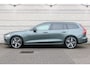 Volvo V60 2.0 T6 Plug-in hybrid AWD Plus Dark | Panoramadak | Harman Kardon geluidsysteem | Rondomzicht camera | Hemelbekleding donker | Nappa leder charcoal bekleding | Google services | Getinte ramen | Apple Carplay & Android Auto | Verwarmbare voor- en achterstoelen | Verwarmbaar stuurwiel | Elektrisch verstelbare stoelen met geheugenstanden |