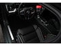 Volvo V60 2.0 T6 Plug-in hybrid AWD Plus Dark | Panoramadak | Harman Kardon geluidsysteem | Rondomzicht camera | Hemelbekleding donker | Nappa leder charcoal bekleding | Google services | Getinte ramen | Apple Carplay & Android Auto | Verwarmbare voor- en achterstoelen | Verwarmbaar stuurwiel | Elektrisch verstelbare stoelen met geheugenstanden |