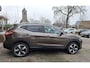 Nissan Qashqai 1.2 Tekna automaat. Dealer onderhouden 18" LM, panodak, 360 camera, stoelverw., navi, cruise, leder, trekhaak, etc.