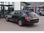 Skoda Superb Combi 1.4 TSI iV Ambition 218PK / 160kW Achteruitrijcamera, Apple Carplay & Android Auto, verwarmbare voorstoelen + stuurwiel, dynamische onderstelregeling (DCC), elektrisch bedienbare achterklep, wegklapbare trekhaak, full map navigatie, parkeersensoren voor + achter, volledig digitaal instrumentenpaneel, cruise control, 2-zone Climatronic, 17'' LMV 'Drakon'