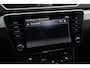 Skoda Superb Combi 1.4 TSI iV Ambition 218PK / 160kW Achteruitrijcamera, Apple Carplay & Android Auto, verwarmbare voorstoelen + stuurwiel, dynamische onderstelregeling (DCC), elektrisch bedienbare achterklep, wegklapbare trekhaak, full map navigatie, parkeersensoren voor + achter, volledig digitaal instrumentenpaneel, cruise control, 2-zone Climatronic, 17'' LMV 'Drakon'