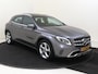 Mercedes-Benz GLA 180 Premium Plus 122 PK Automaat | Parkeersensoren Voor + Achter | Navigatie | Airco | Stoelverwarming | Elektrisch Bedienbaar Panorama Dak