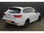 SEAT Leon ST 1.5 TSI FR Ultimate Edition Black | Pano | incl. 12 maanden garantie | Beats Audio | Stoelverwarming | Sportstoelen | Schakelflippers | Camera | App Connect | Sfeerverlichting | Adaptive cruise | Lane assist | Draadloze mobiel lader | Climate control | 18" Performance velgen | PDC V+A | Trekhaak | LED verlichting |