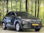 Hyundai Kona Electric EV Comfort 64 kWh 3-Fase | SOH 100% | Adaptive Cruise Control | Achteruitrijcamera | Lederen Bekleding | Parkeersensoren Achter | Stoelverwarming | Keyless | Apple Carplay | Android Auto |
