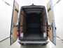 Mercedes-Benz Sprinter 319 CDI | Aut. | L2 H2 | Select | LED Koplampen | 3-zits | Achteruitrijcamera | Navigatie | Apple Carplay/Android Auto | 3500 KG. AHW | Distronic Plus | LM Velgen | Certified